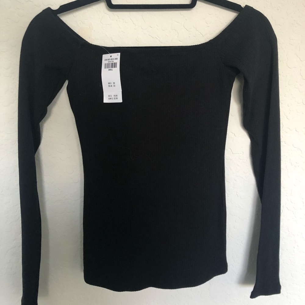 Off the shoulder long sleeve